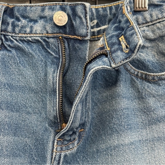 Free People We The Free Distressed Cutoff Denim Shorts Size 25 - Picture 3 of 6